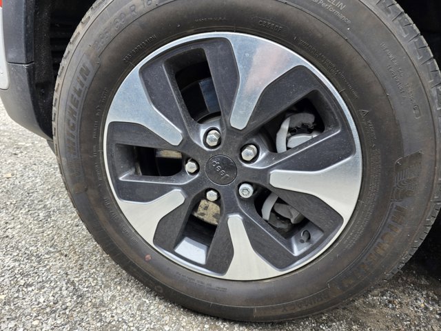 Used 2022 Jeep Grand Cherokee Limited 4xe w/ Luxury Tech Group II image 3