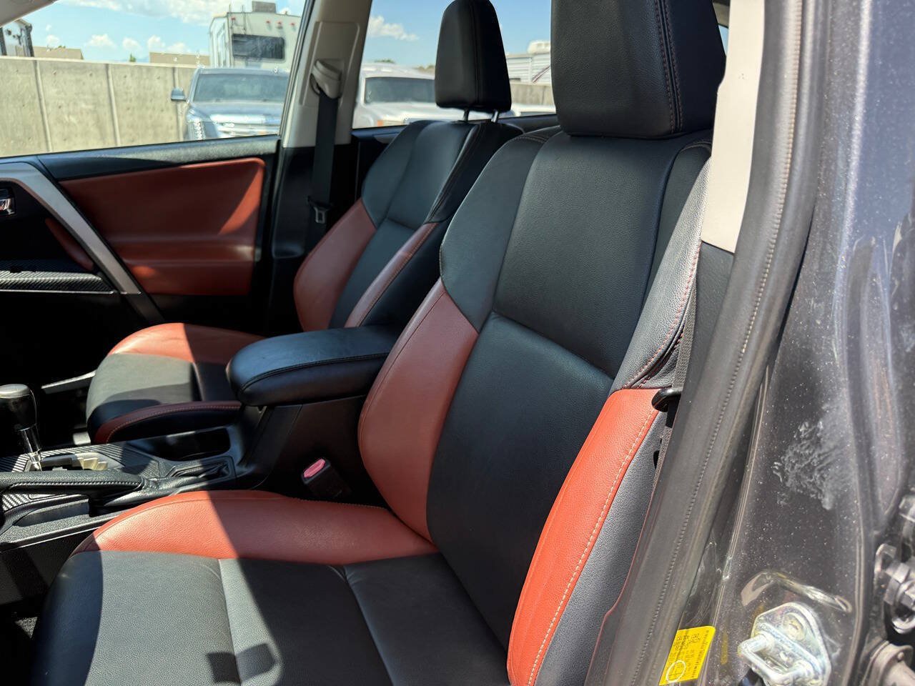 Used 2014 Toyota RAV4 Limited w/ Technology Package FWD image 18
