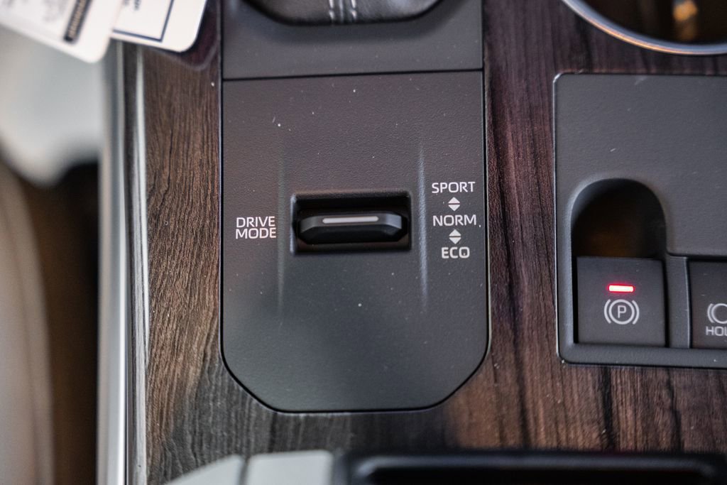 New 2026 Toyota Highlander Limited image 29