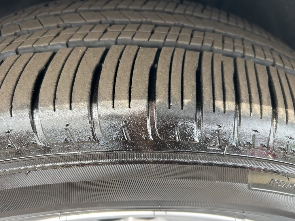 Used 2025 Toyota Sienna XLE image 25