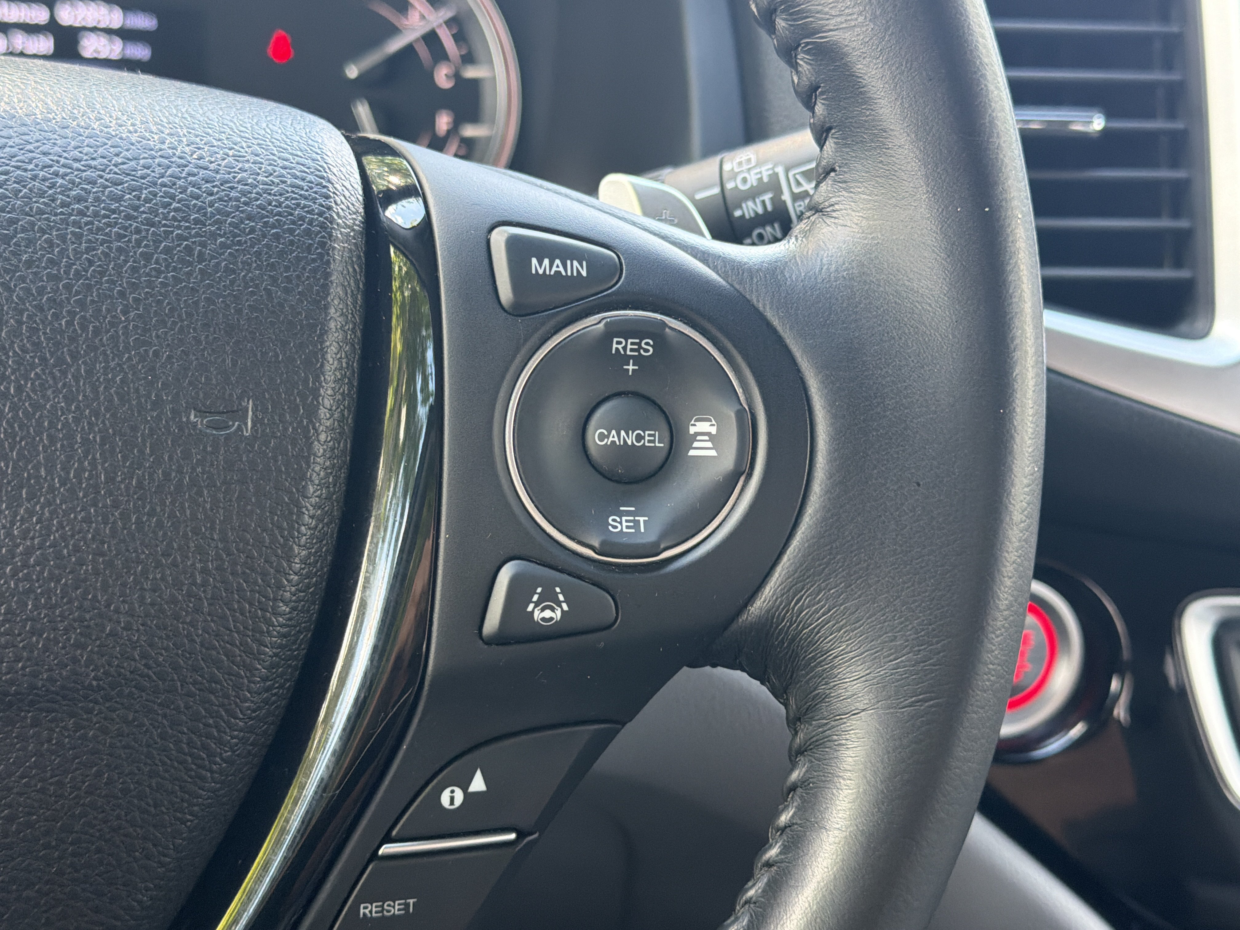 Used 2016 Honda Pilot Touring image 19