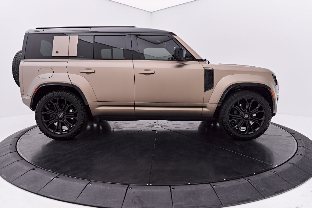 Used 2025 Land Rover Defender 110 AWD/4WD image 20