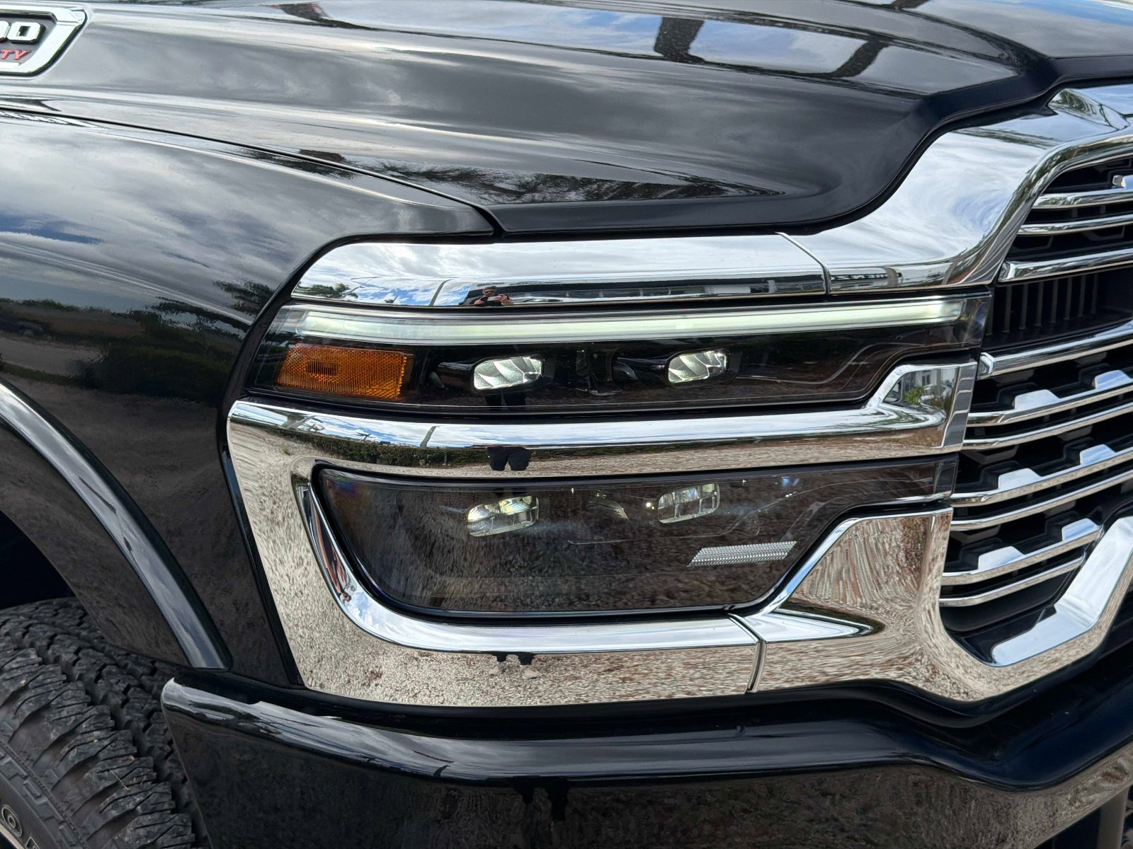 Used 2025 RAM 3500 Longhorn AWD/4WD image 9