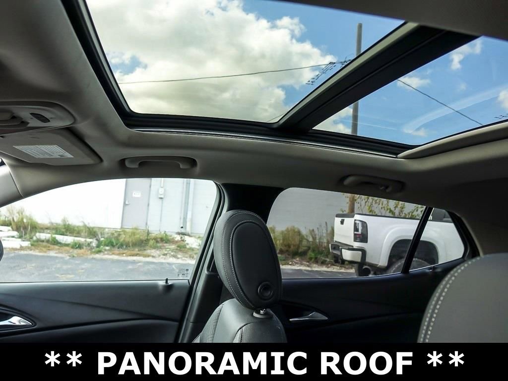 Used 2022 Buick Encore GX Essence w/ Experience Buick Package image 11