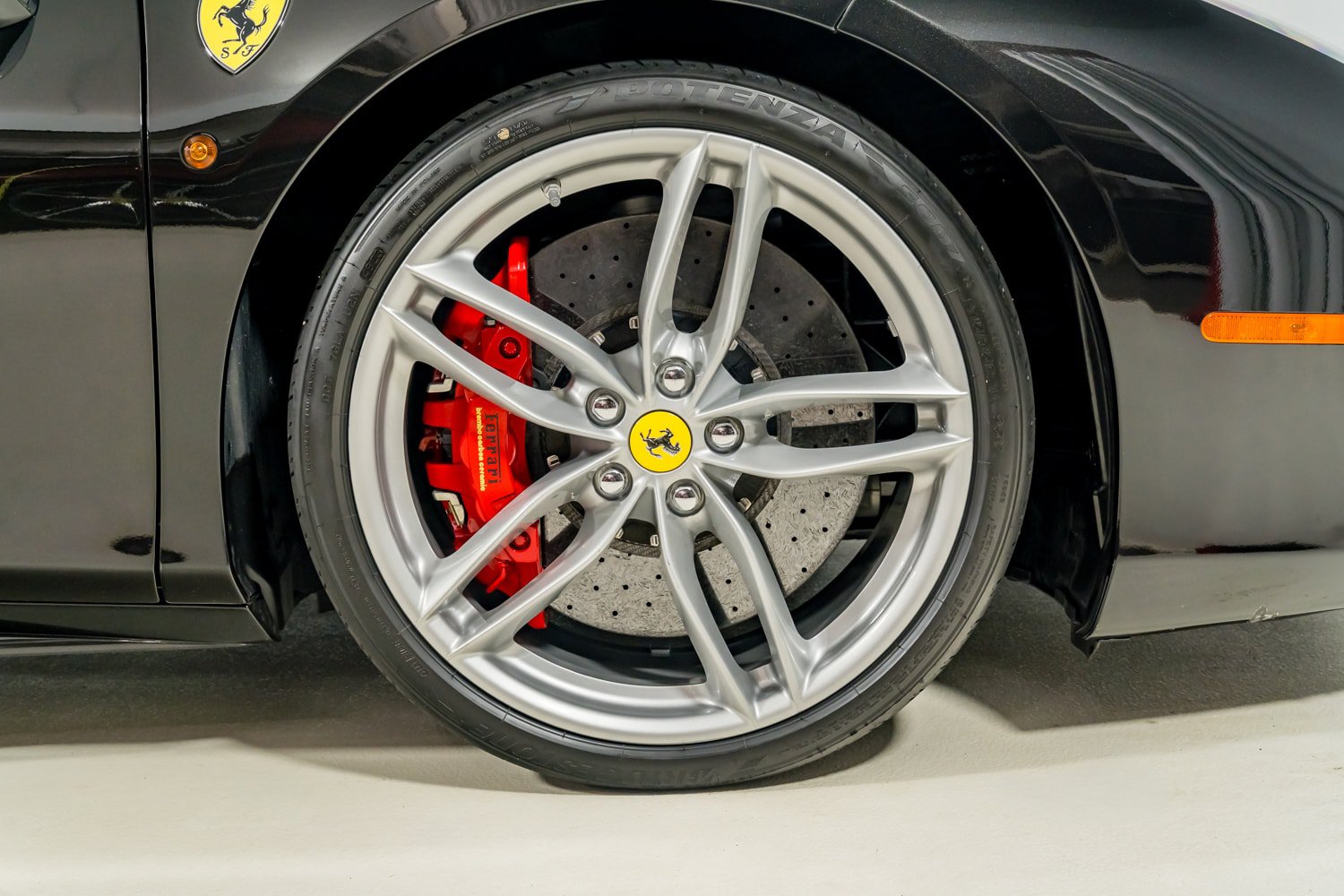 Used 2018 Ferrari 488 Spider RWD image 24