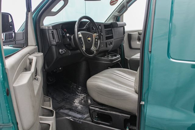 Used 2019 Chevrolet Express 3500 w/ Driver Convenience Package RWD image 23