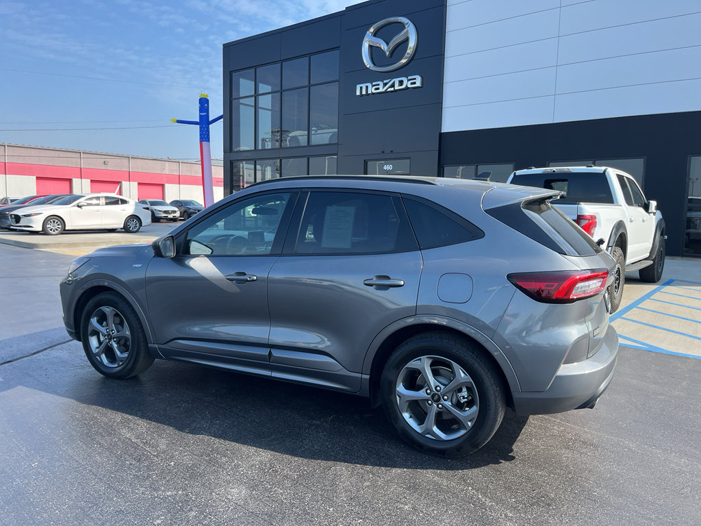 Used 2023 Ford Escape ST-Line image 3