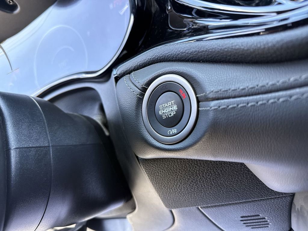 Used 2024 Dodge Durango SXT RWD image 13