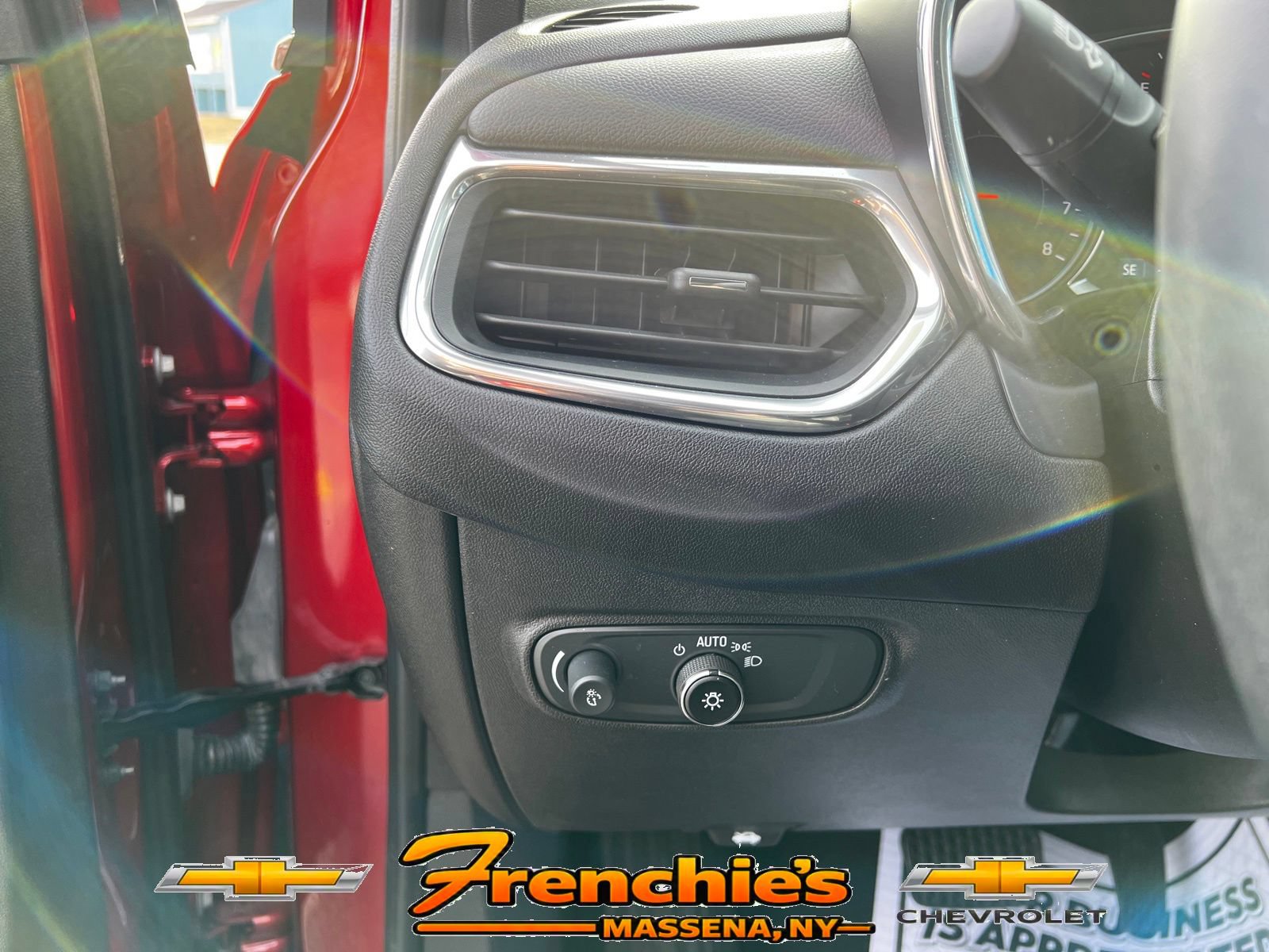 Used 2023 Chevrolet Equinox LT AWD/4WD image 12