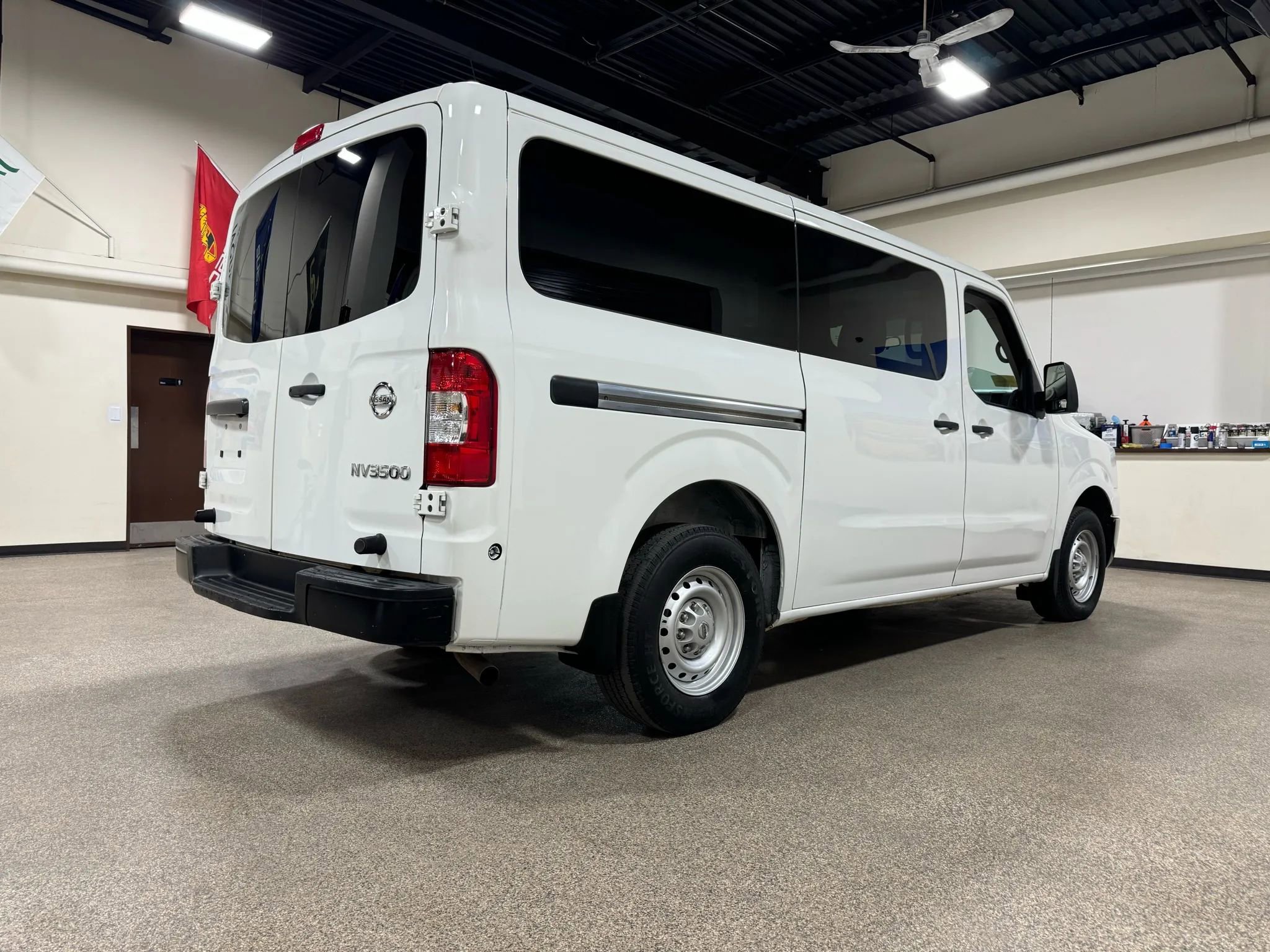 Used 2018 Nissan NV 3500 S image 5