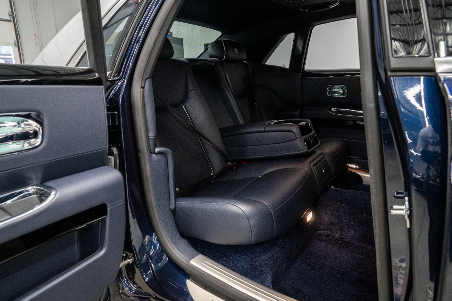 Used 2020 Rolls-Royce Ghost RWD image 25