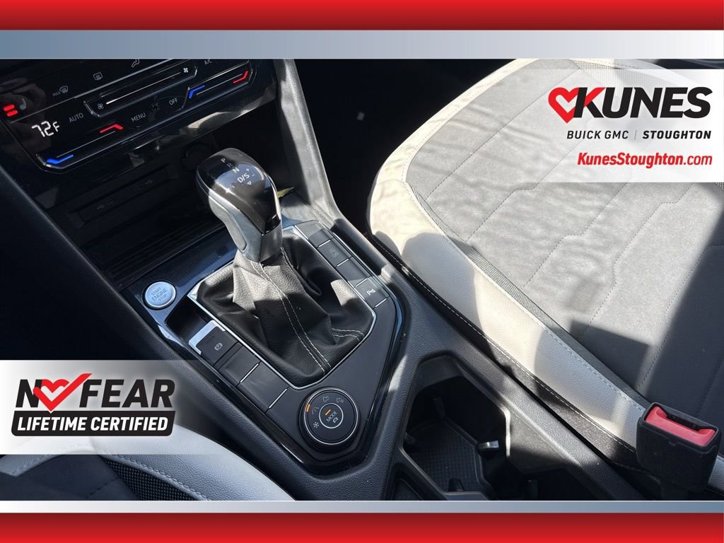 Used 2025 Volkswagen Taos SE AWD/4WD image 32