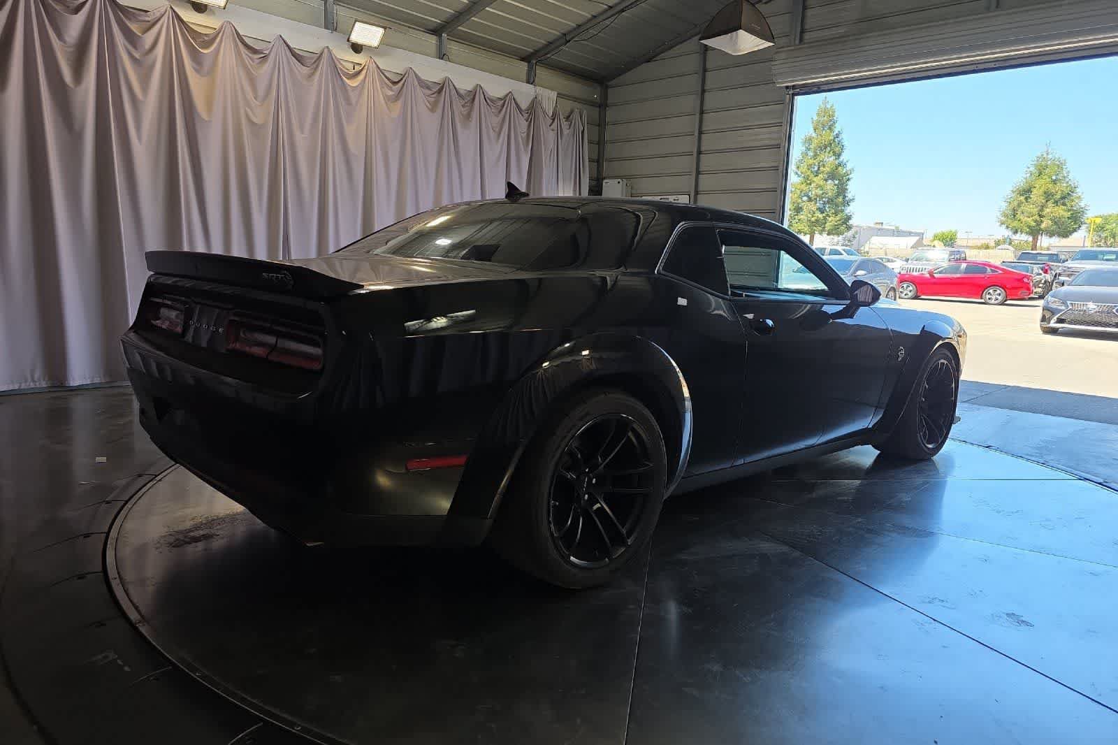 Used 2021 Dodge Challenger SRT Hellcat RWD image 3