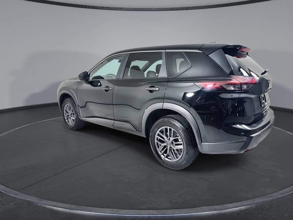 Used 2024 Nissan Rogue S AWD/4WD image 6