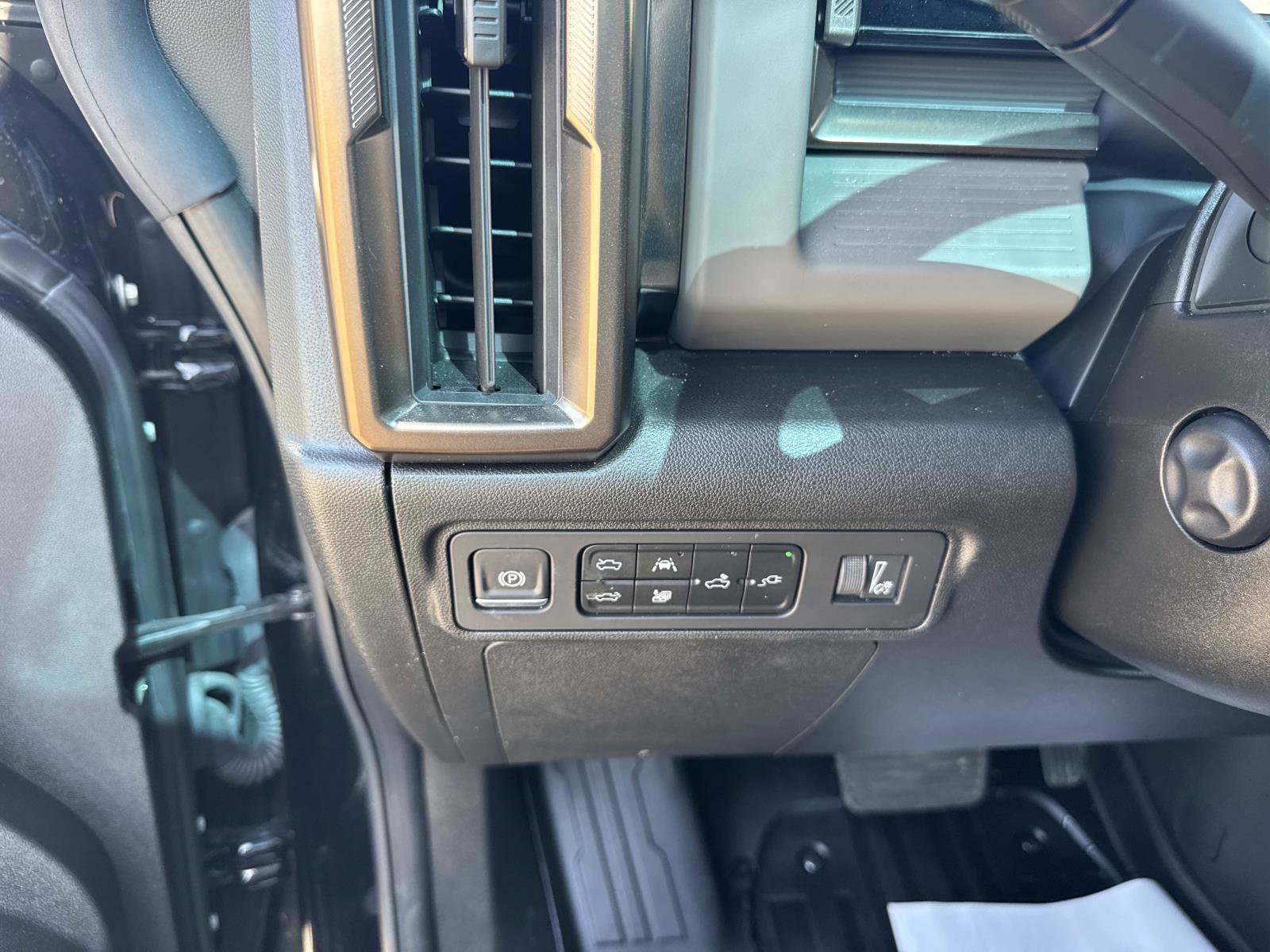 Used 2025 GMC Hummer EV 3X image 32