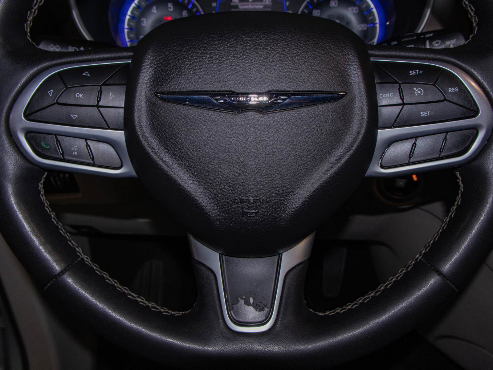 Used 2022 Chrysler Voyager LX FWD image 11