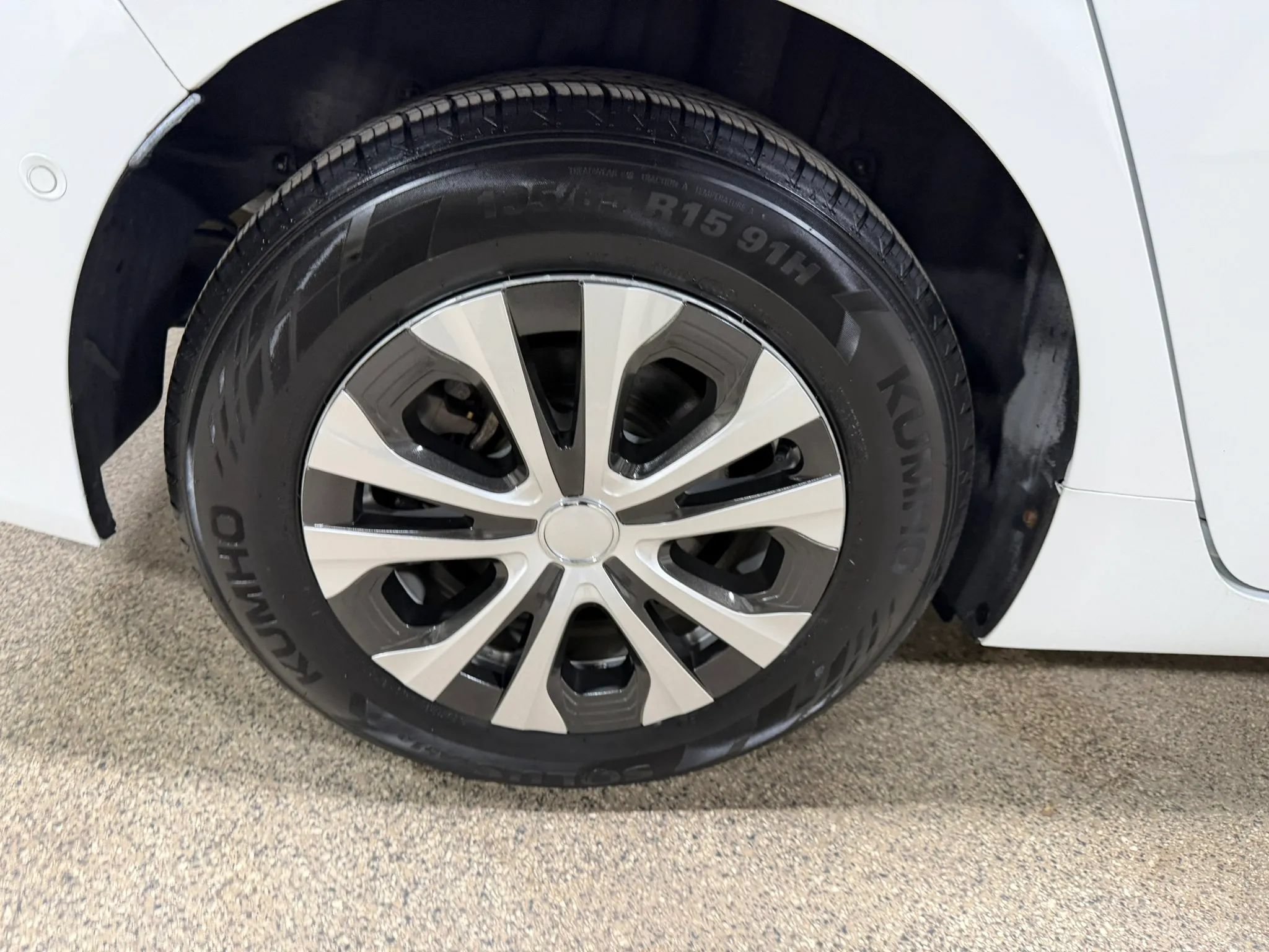 Used 2022 Toyota Prius XLE AWD/4WD image 66