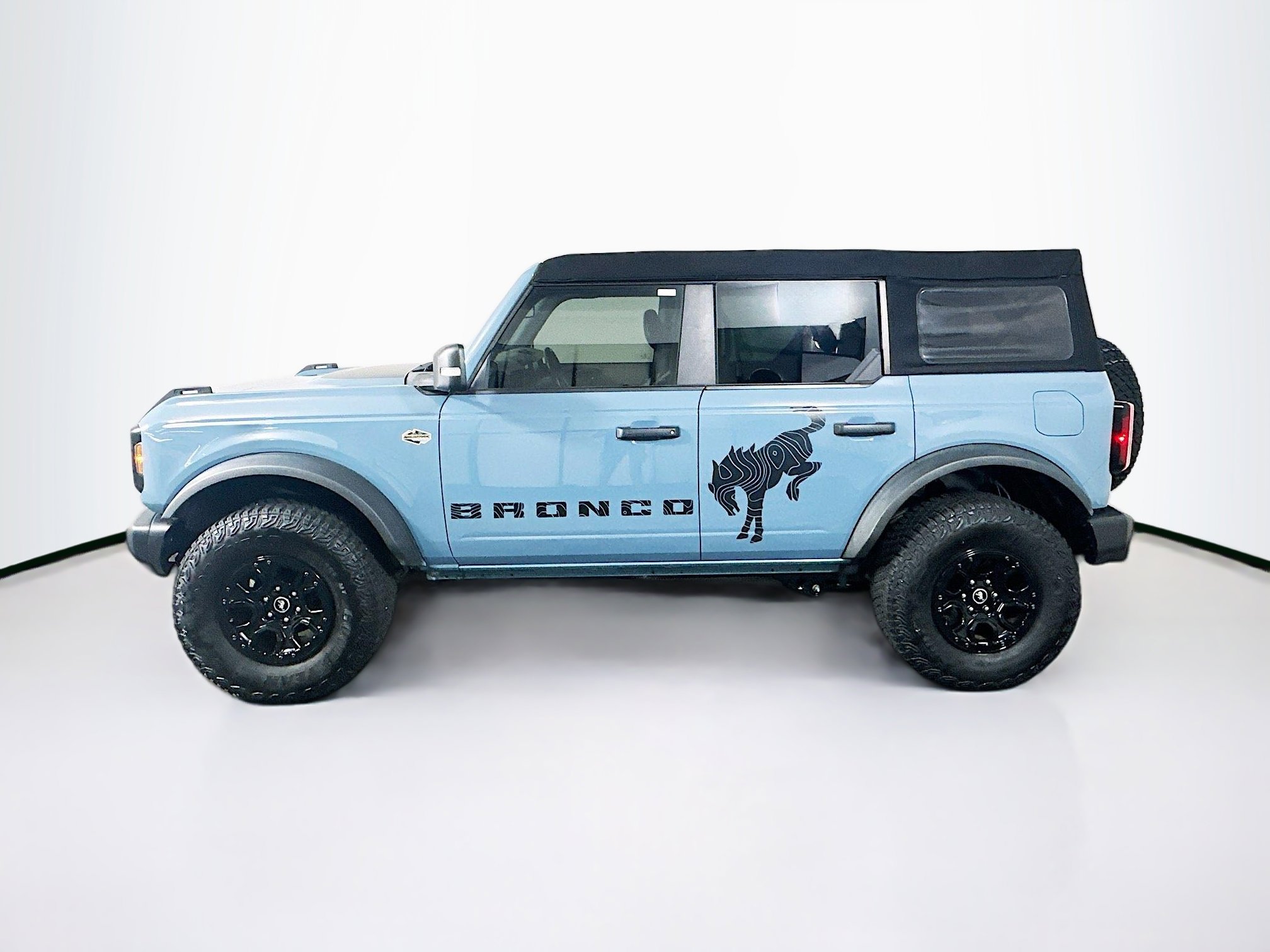 Used 2023 Ford Bronco Wildtrak image 4