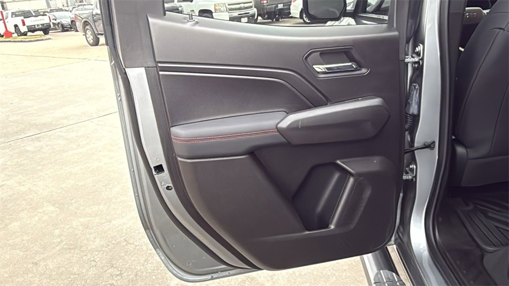 Used 2023 Chevrolet Colorado Z71 w/ Z71 Convenience Package 2 image 18