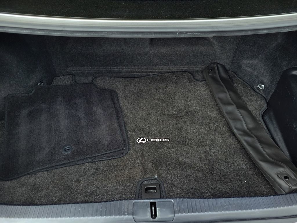 Used 2015 Lexus ES 300h w/ Navigation System Package image 32