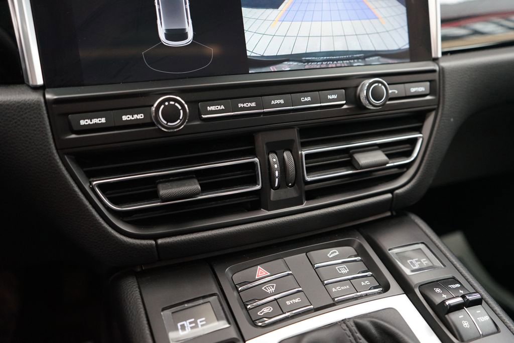 Used 2019 Porsche Macan image 39