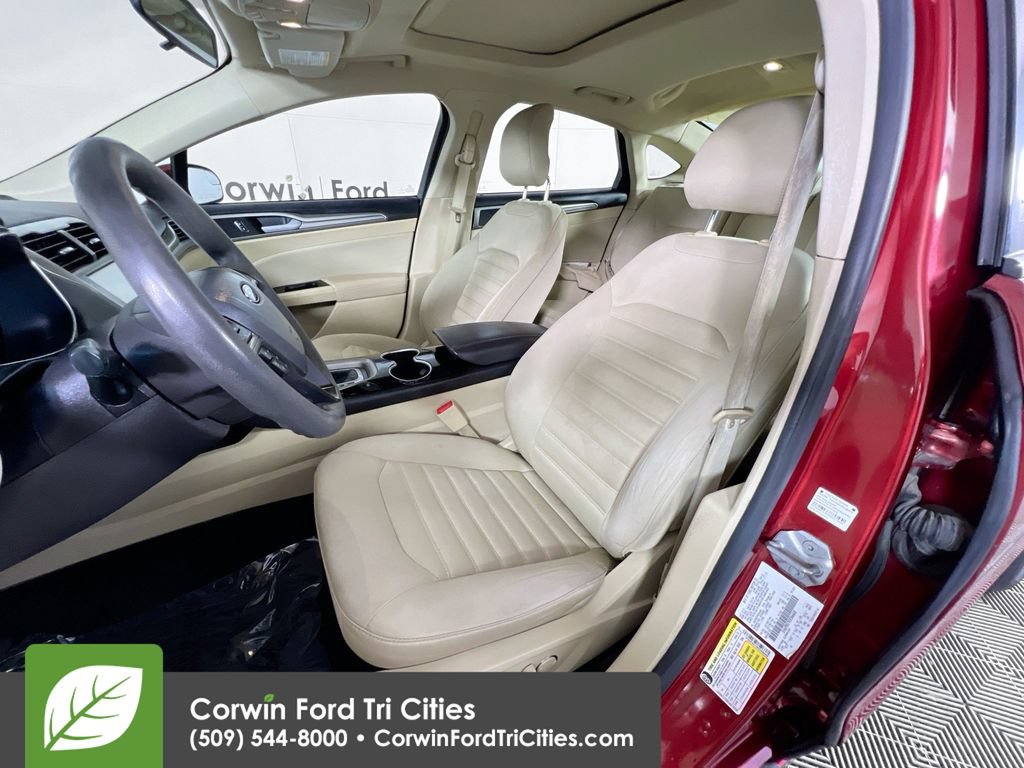 Used 2014 Ford Fusion SE FWD image 22