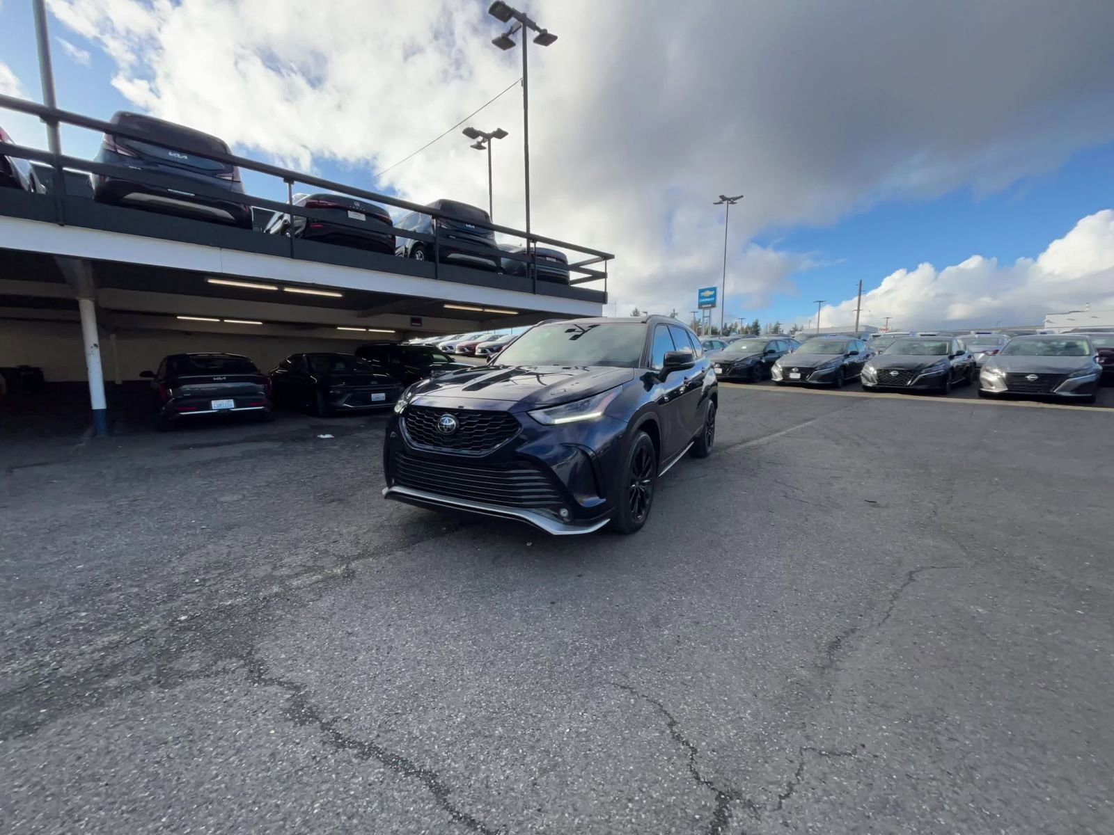 Used 2025 Toyota Highlander XSE image 16