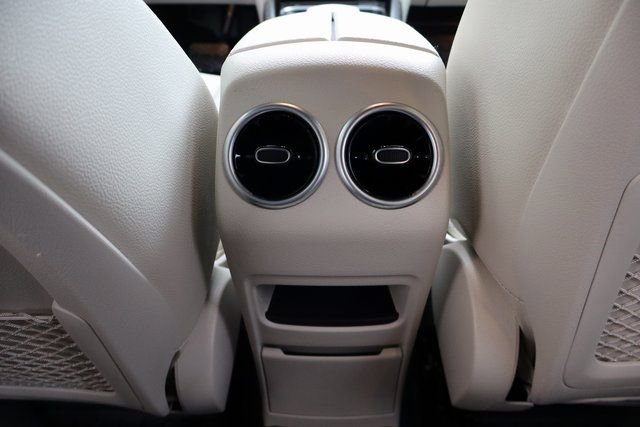 Used 2023 Mercedes-Benz GLA 250 4MATIC image 33