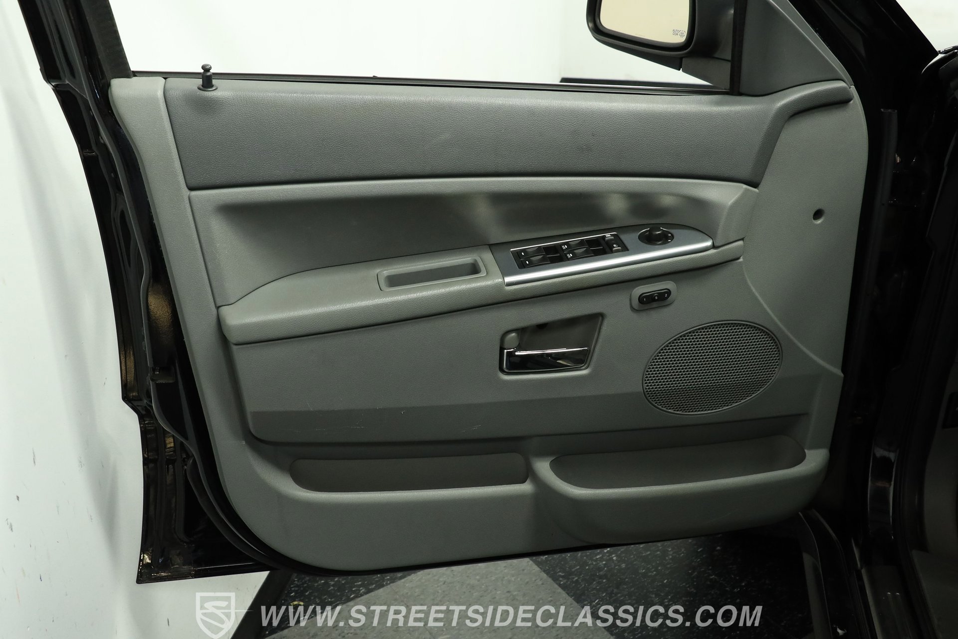 Used 2006 Jeep Grand Cherokee SRT8 w/ SRT Option Group I image 34