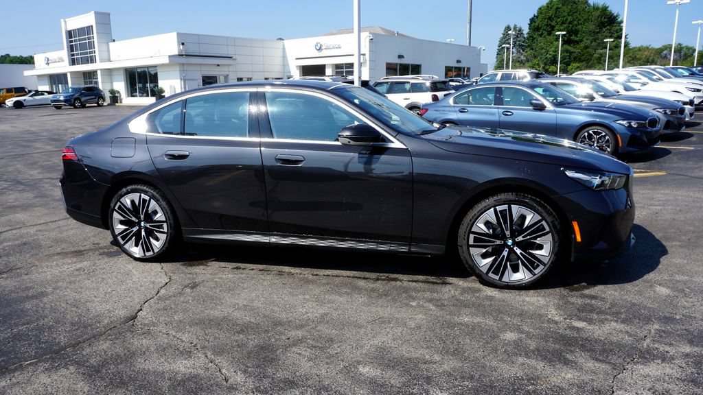 New 2027 BMW 530i xDrive w/ Premium Package AWD/4WD image 3