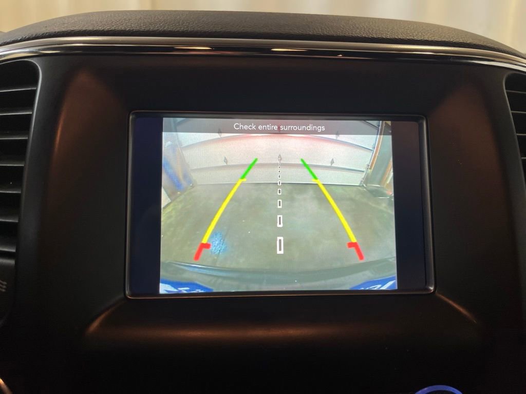 Used 2018 Jeep Grand Cherokee Laredo image 17