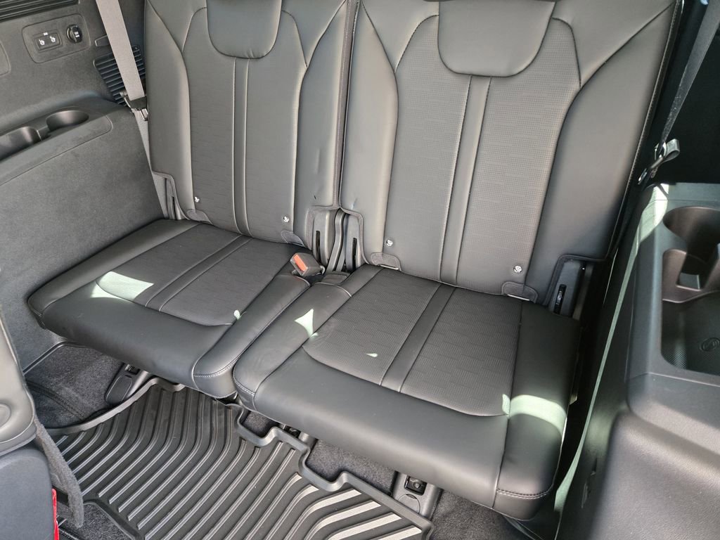 New 2026 Kia Sorento SX image 3