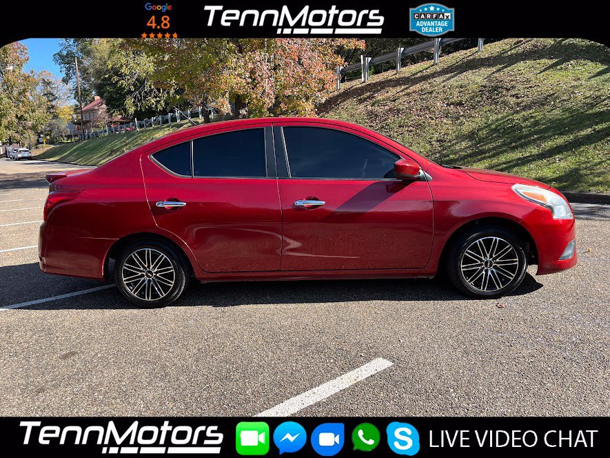 Used 2015 Nissan Versa SV FWD image 2