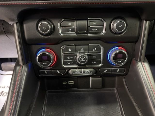 Used 2022 Chevrolet Suburban RST w/ Luxury Package image 22