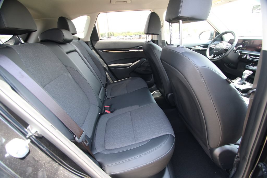 Used 2024 Kia Seltos S FWD image 9