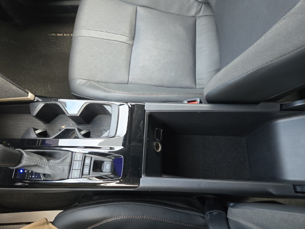 Used 2025 Toyota Camry XLE FWD image 24