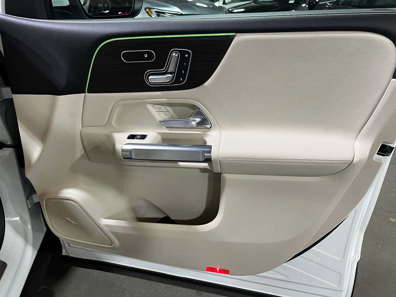 Used 2026 Mercedes-Benz GLB 250 4MATIC image 10