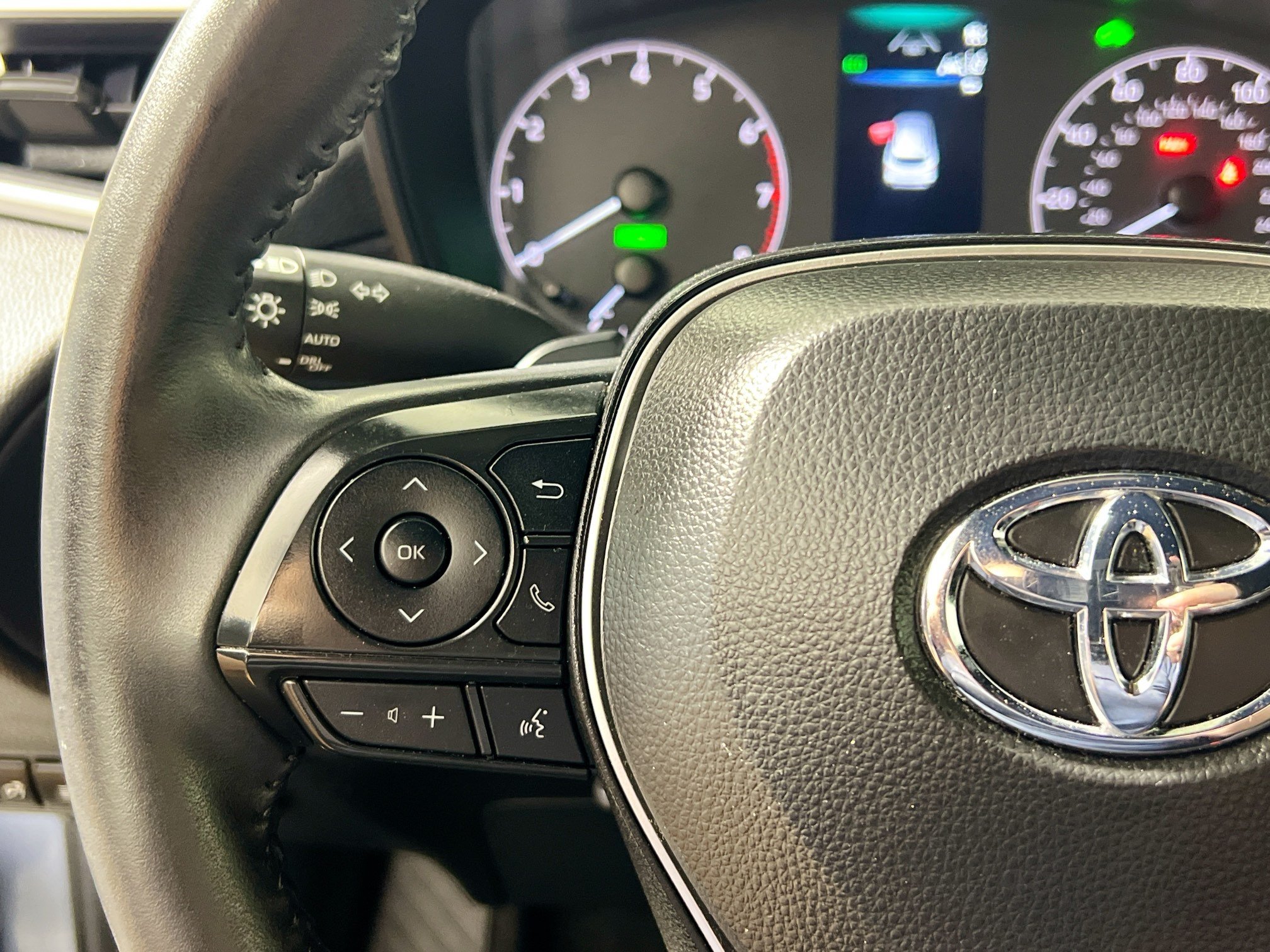 Used 2024 Toyota Corolla Cross AWD Hybrid image 18