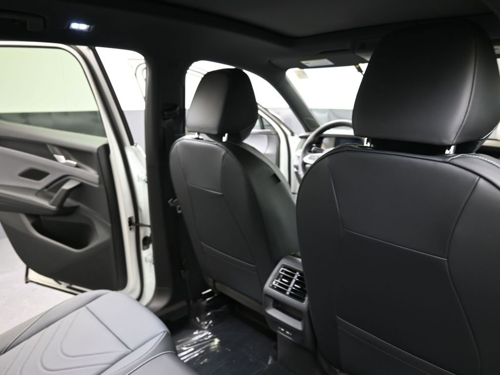 New 2026 Volkswagen Tiguan SE R-Line image 15