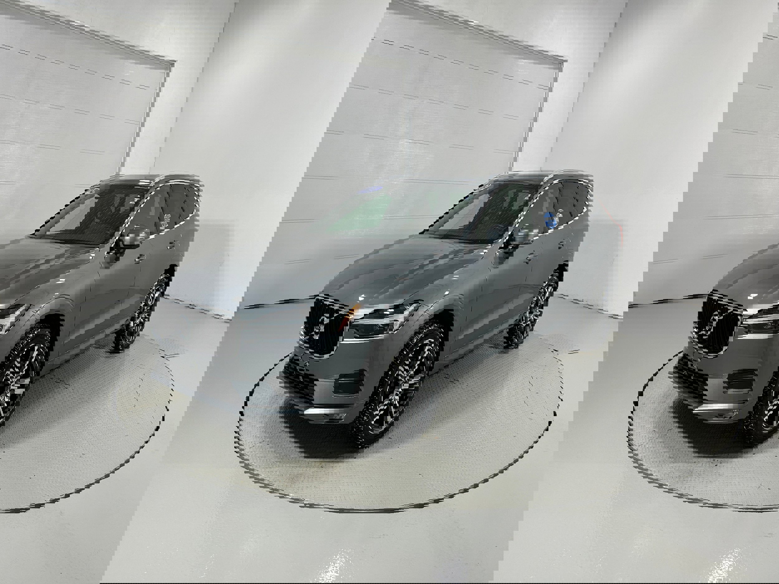 Used 2021 Volvo XC60 T5 Momentum w/ Premium Package image 19