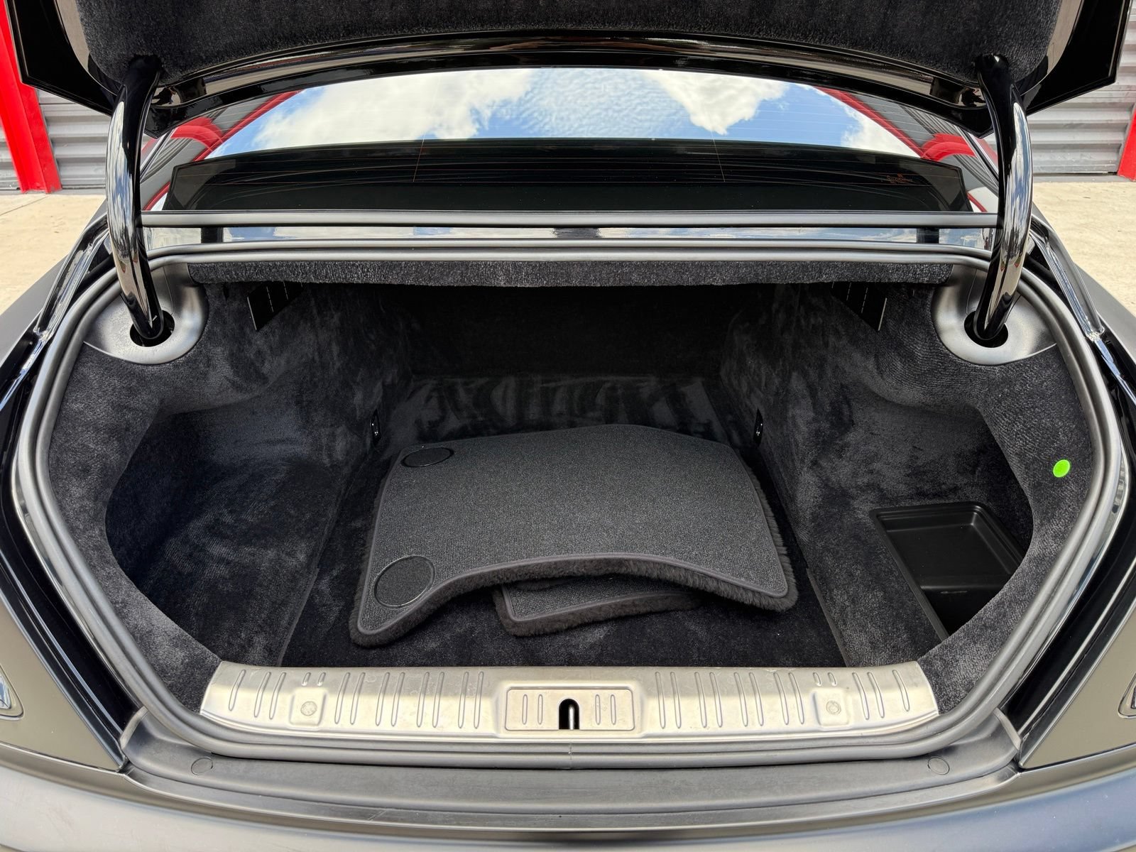 Used 2020 Rolls-Royce Wraith RWD image 32