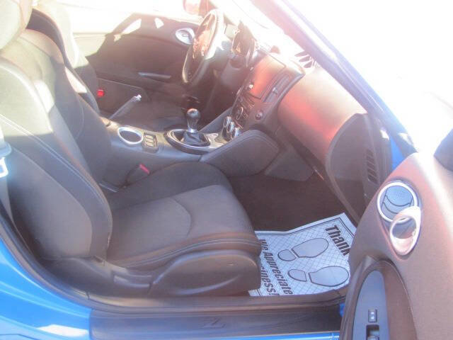 Used 2009 Nissan 370Z Coupe image 14