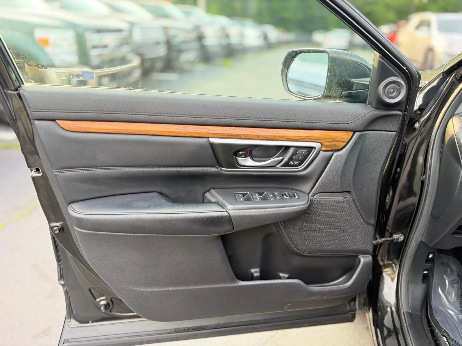 Used 2017 Honda CR-V Touring image 32