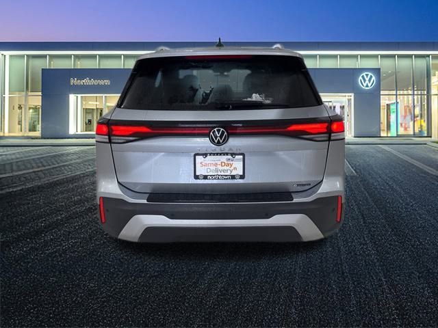 Used 2025 Volkswagen Tiguan S image 5