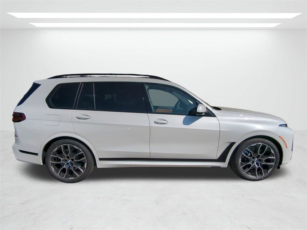 New 2026 BMW X7 xDrive40i w/ Executive Package image 3