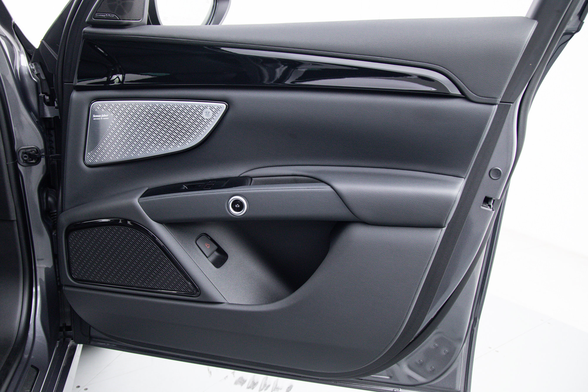Used 2023 Maserati Grecale Modena AWD/4WD image 9