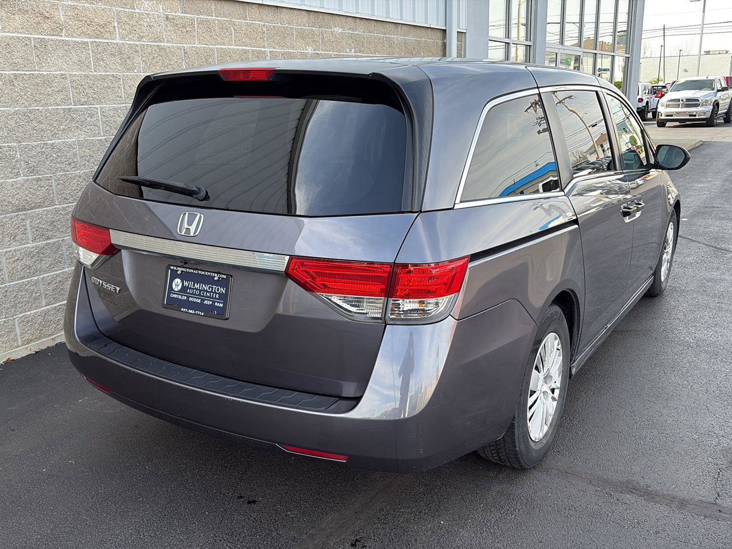 Used 2015 Honda Odyssey LX image 3