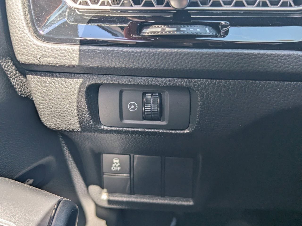 Certified 2025 Honda Civic Sport image 30