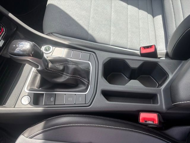 Used 2026 Volkswagen Jetta SE FWD image 19