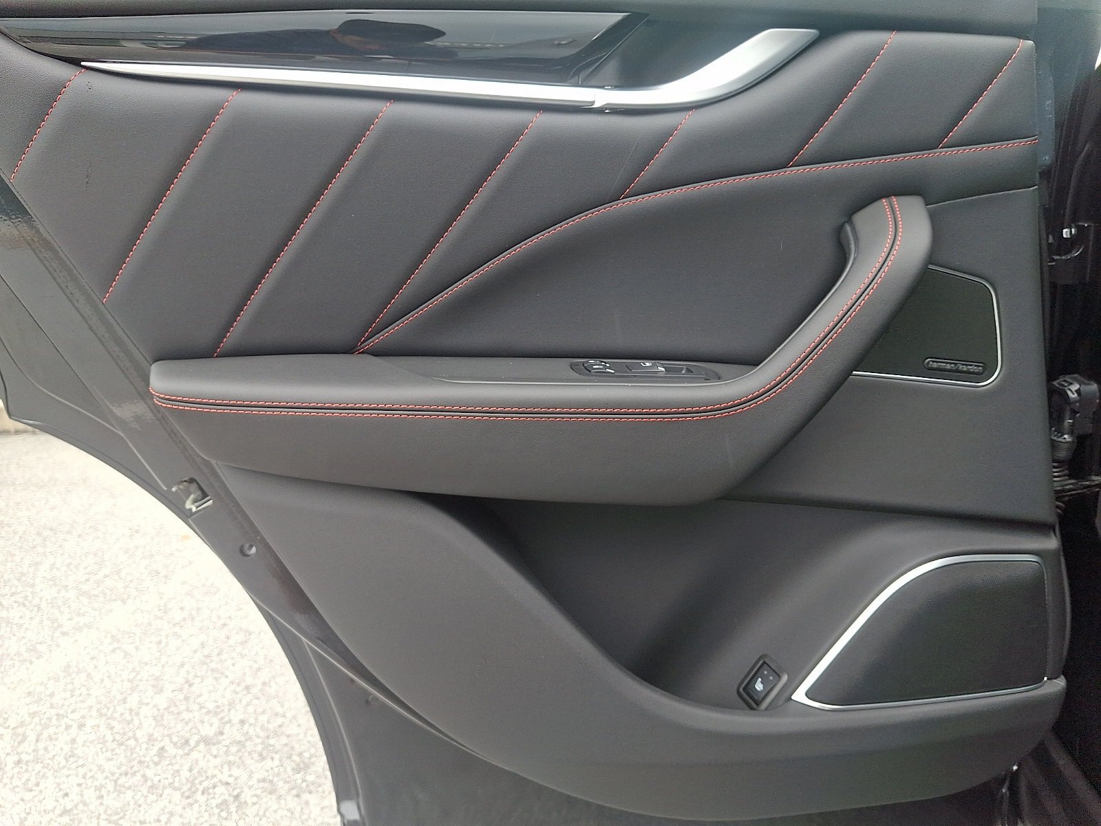 Used 2024 Maserati Levante GT Ultima AWD/4WD image 25